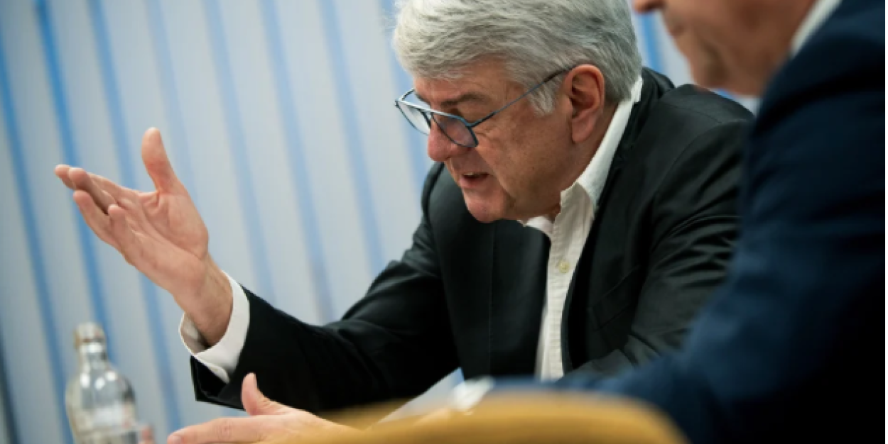 Gesundheitsministerin Deprez lenkt ein Durchbruch im Konflikt um neue Medikamentenagentur